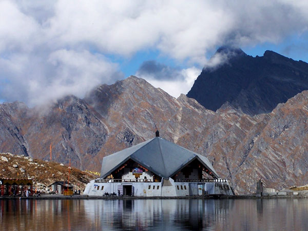 Uttaranchal Package Tour from Thane Mumbai.